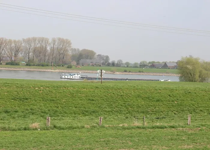 Haus Rheinblick 3* Grieth